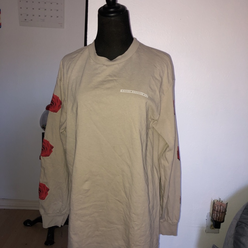 EMPYRE SURPLUS CO. ROSE TEE